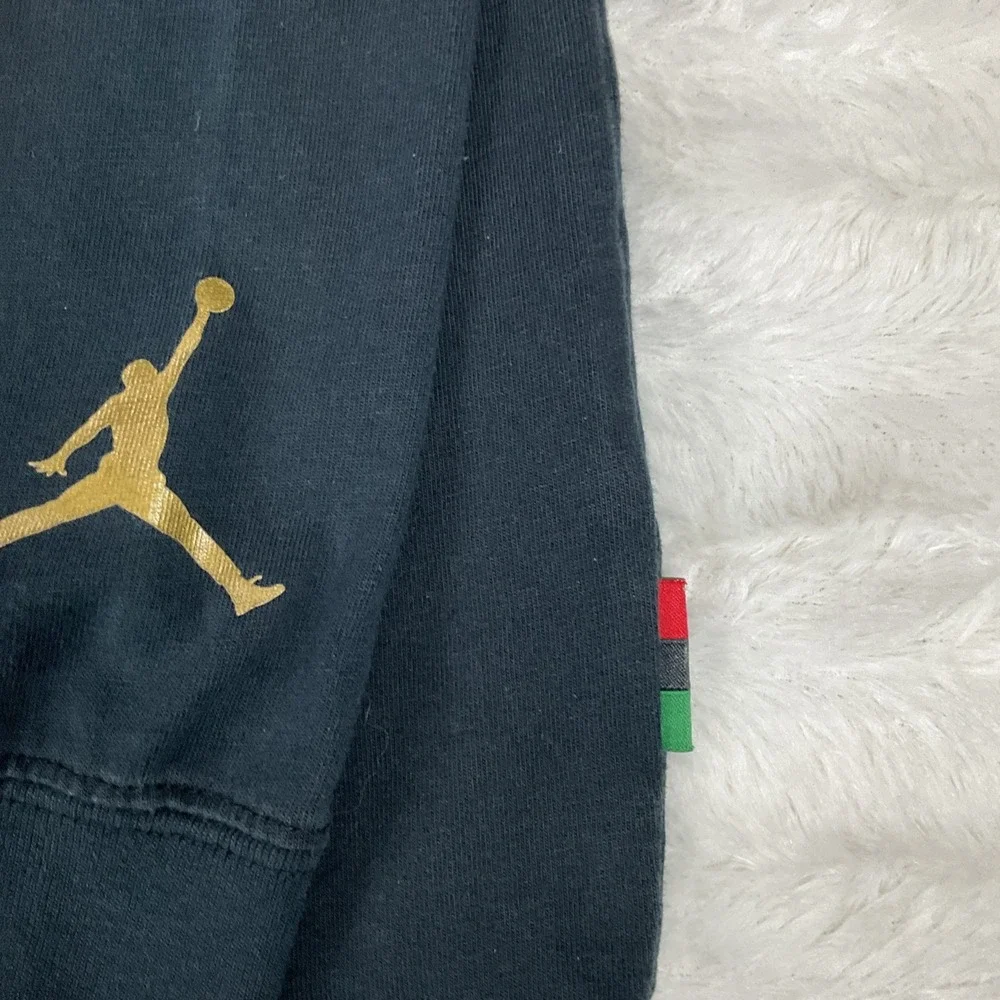 Air JORDAN Men's Black Larger Black History Month Graphic Pullover Long Sleeve